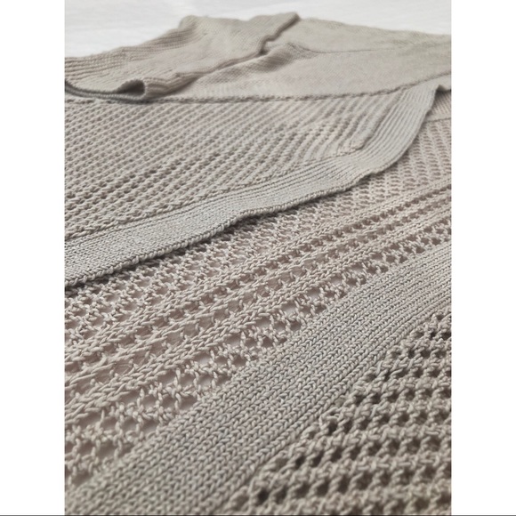 Neutral Knit Cardigan with Detailed Knit Pattern - Picture 3 of 15